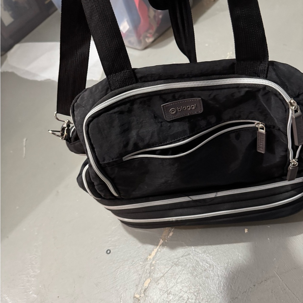 Biaggi zip up expandable bag black - Picture 2 of 7
